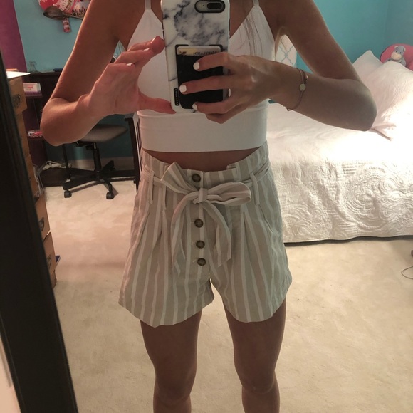 SOLD High waisted button tie shorts - Picture 4 of 5